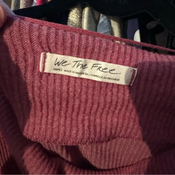 Free People deep earthy burgundy mauve. Oversized ribbed boat neck pull over. - Picture 13 of 15